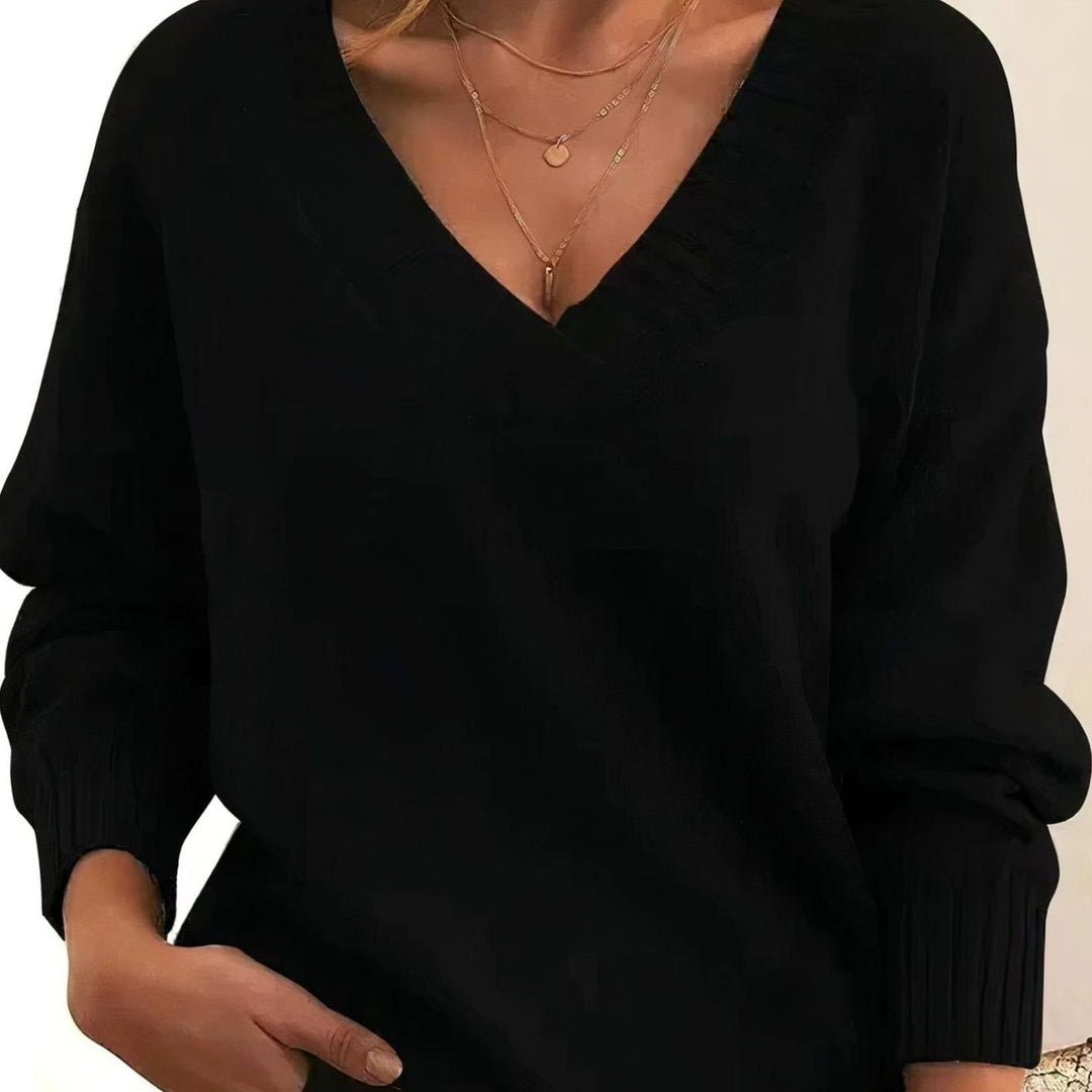 Women's Cashmere Blend V-Neck Long Sleeve Relaxed Knit Sweater - Black
