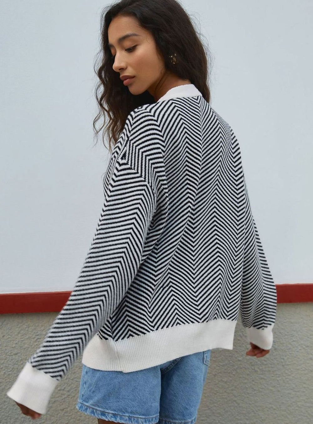 Women's Chevron Knit V-Neck Button-Up Cardigan