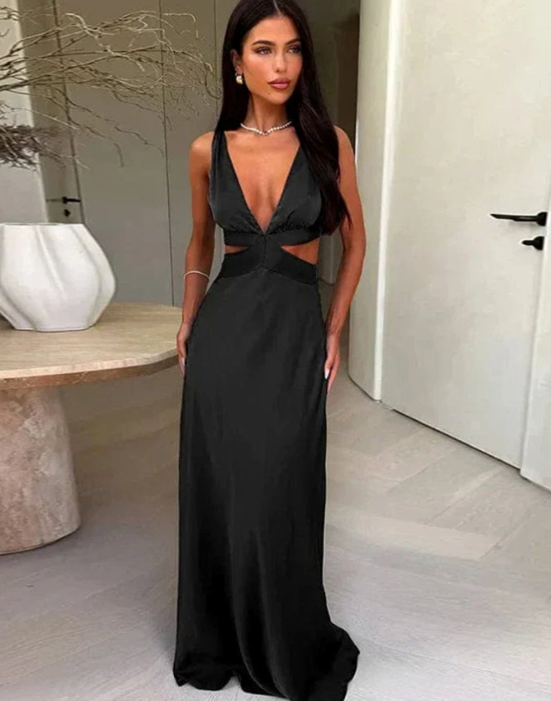 Women's Deep V-Neck Cutout Sleeveless A-Line Maxi Evening Dress - Black