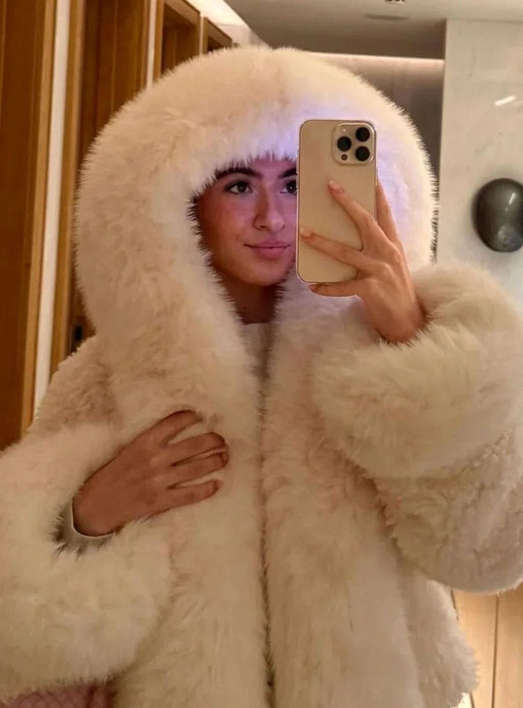 Women's Oversized Faux Fur Hooded Casual Coat - White